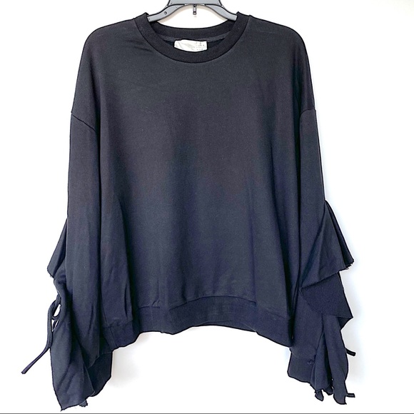 NEW J.O.A Los Angeles Cascading Sleeve Ruffle Tie Top Pullover Black Size Medium - Picture 2 of 6